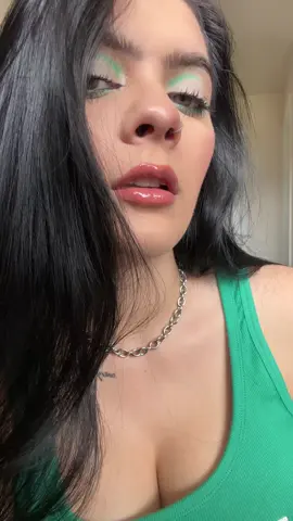 @Too Faced lip injection extreme lip shaper shade Post Op Pink @buxomcosmetics full on plumping lip oil shade White Russian  #lipcombo #lipgloss #lipoil #lipliner #lipplumper 