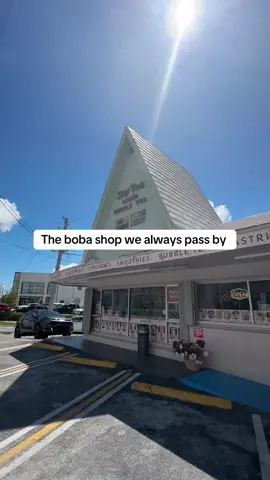 Do you guys know the restaurants you always pass by, but have never actually been in?! Well that’s me with so many, so welcome to episode 1 of me finally trying them hehe 🤭 #fyp #miami 