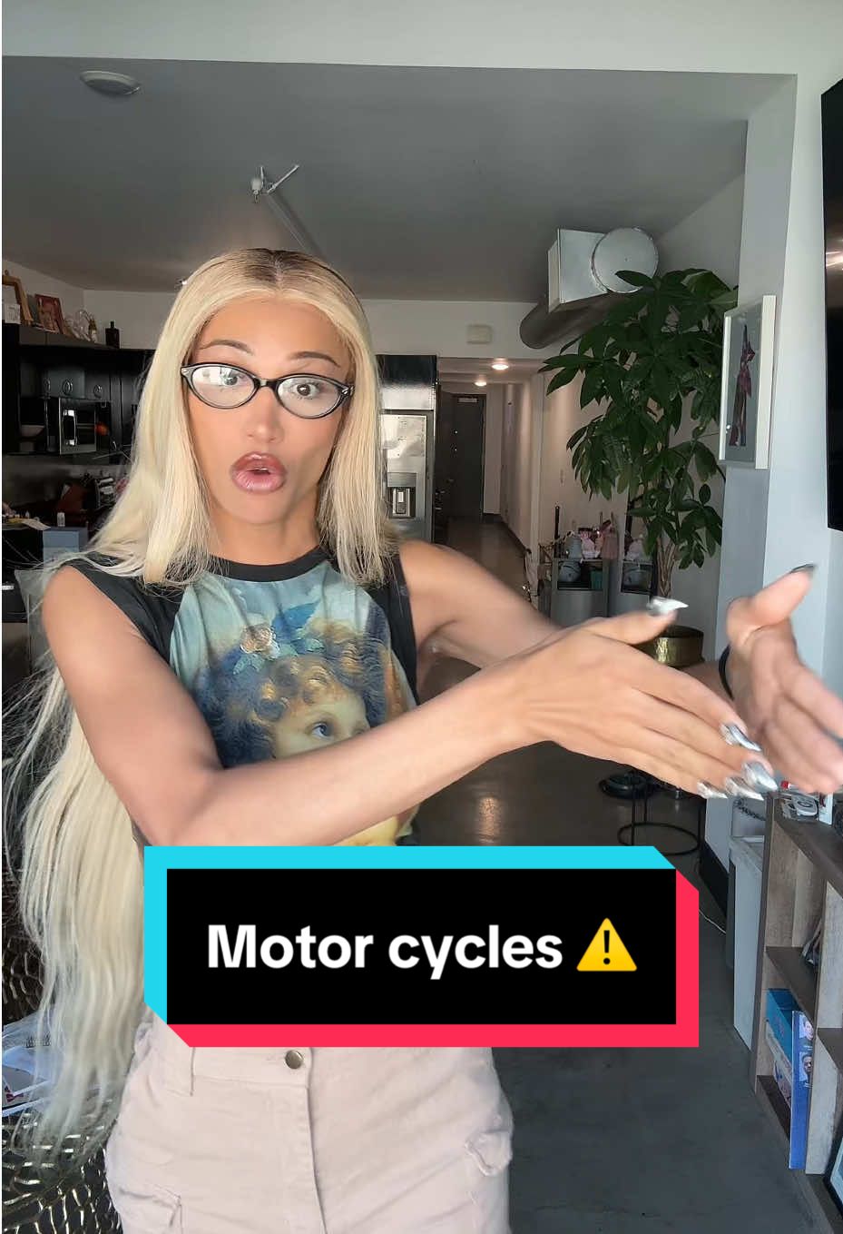 I just be tryna make room for them hotties on the bikes #motorcycle #traffic #anxiety 