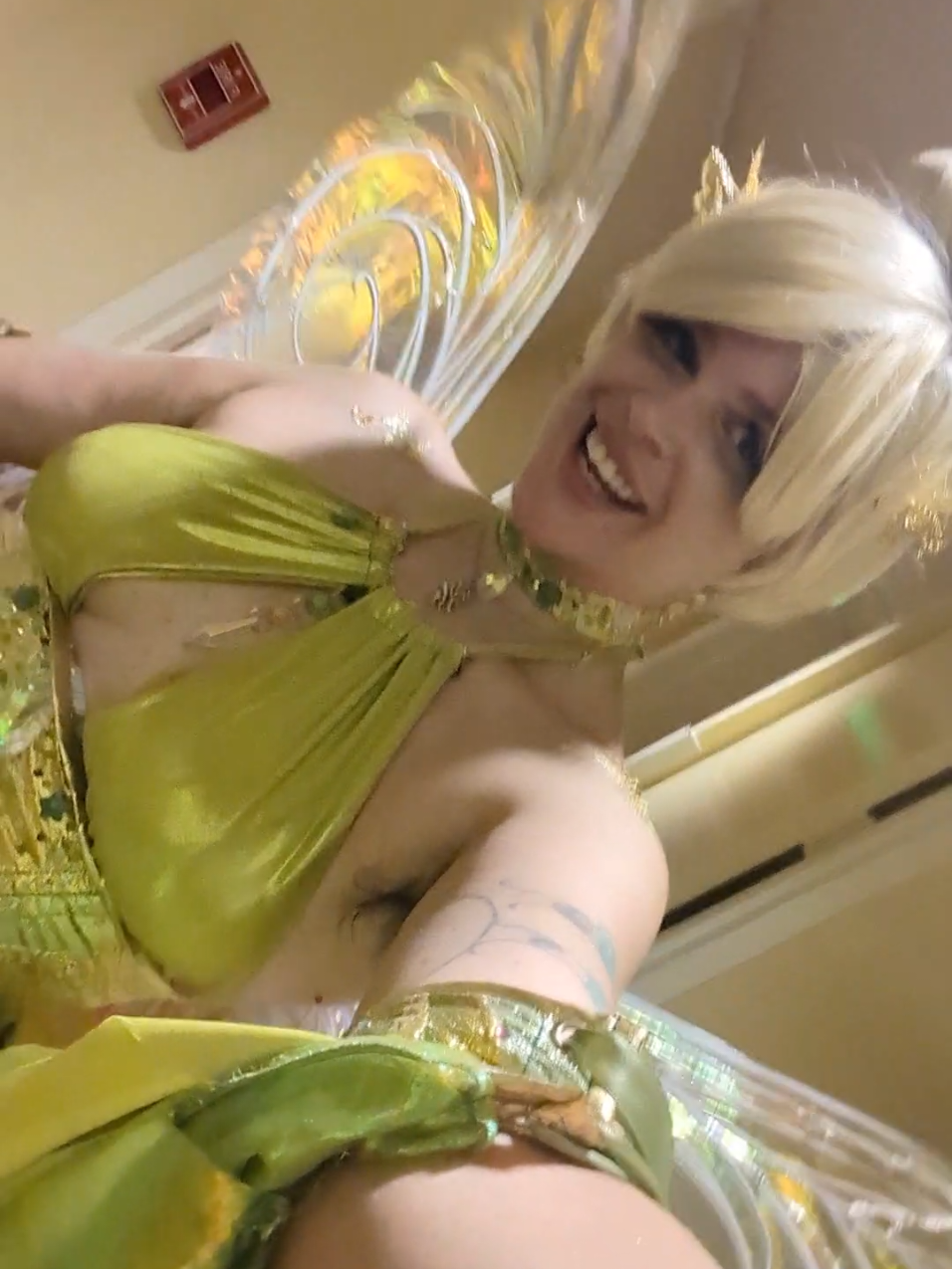 Tink had the best time at Labyrinth ✨🧚‍♀️🥰 #tinkerbell #fantasyball 