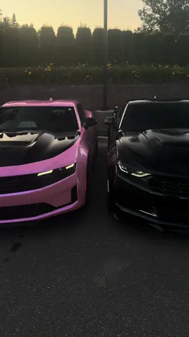One of them tonight… #camaro #CarTok #camaross #carsoftiktok #pink 
