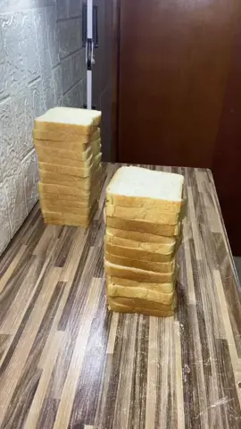 Torta fria de pão de forma  . . . . #videoviral  #empreender  #explore  #fy  #empreendertransforma  Montagem e receita de uma torta fria com pão de forma dos anos 80. . . . . Patê de frango   450gr de frango   12 fatias de pão de forma   250 grs de maionese 100gr de creme de leite  Azeitona 2 colheres de sopa  Milho 2 colheres de sopa  Nós moscada  a gosto ralada Salsinha a gosto Orégano  a gosto  50 grs de cenoura ralada crua     Desfie o frango e misture todos os ingredientes coloque  sobre as fatias de pães.  Patê de cenoura   70 gr de cenoura ralada crua    Salsinha a gosto    1 colhes de sopa de milho    1 colheres de sopa de azeitona    2 colheres de sopa de maionese   Misture tudo  e vá colocando sobre os pães.   Cobertura.  100gr de maionese  100grs de requeijão de bisnaga Líquido  pra molhar o bolo   1 bisnaga de leite fervido sal a gosto   1 colher de sopa de maionese ou requeijão.  Embalagem  FP65 https://s.chope.com.br/1LVedKUaJd