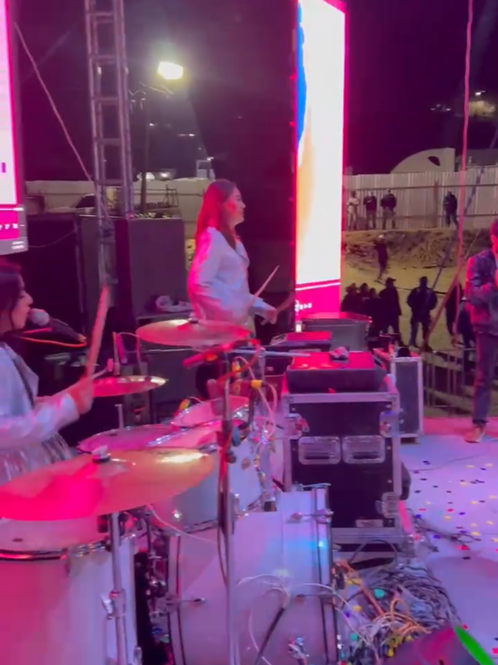 Agradecemos a nuestra gente de Tetela de Ocampo, Puebla por poner el ambiente al millón! ❤️‍🔥 La pasamos increíble, hasta la próxima! 🤗✨️ y puro #PokerdeReinas 👑 
