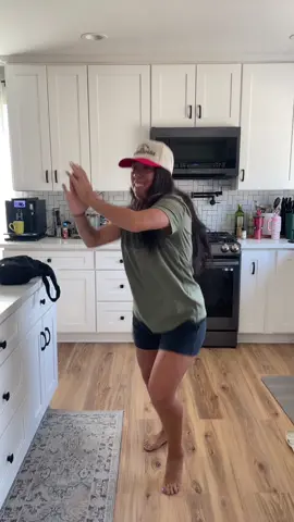 Isn’t it sooo cute 🥳 #fypage #ttshop #momhat #imamommy #hat #MomsofTikTok #recommendations 
