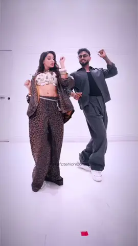 نورة ترقص مع فان على أغنيتها الجديدة 😍❤️🔥 . . . . . . . . . #norafatehi #ohmamatetema #foryoupage #norafatehiohiboha #bollywood 