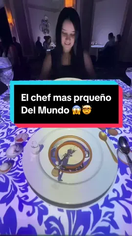 ✨ En este restaurante te cocina el chef más pequeño del mundo 🤯🍴 Le Petit Chef no es solo una cena… es un espectáculo donde la gastronomía se une con la magia de la animación. Tu mesa cobra vida con proyecciones en 3D y cada platillo llega sincronizado con la historia de este diminuto chef francés 👨‍🍳🇫🇷. Una experiencia única que combina sabores, creatividad y entretenimiento en un solo lugar. Y lo mejor de todo 👉 está disponible en varias ciudades de Estados Unidos y en diferentes partes del mundo 🌍. ¿Te animarías a vivirlo? #atlanta #atl #lepetitchef #usa #atlfoodie 