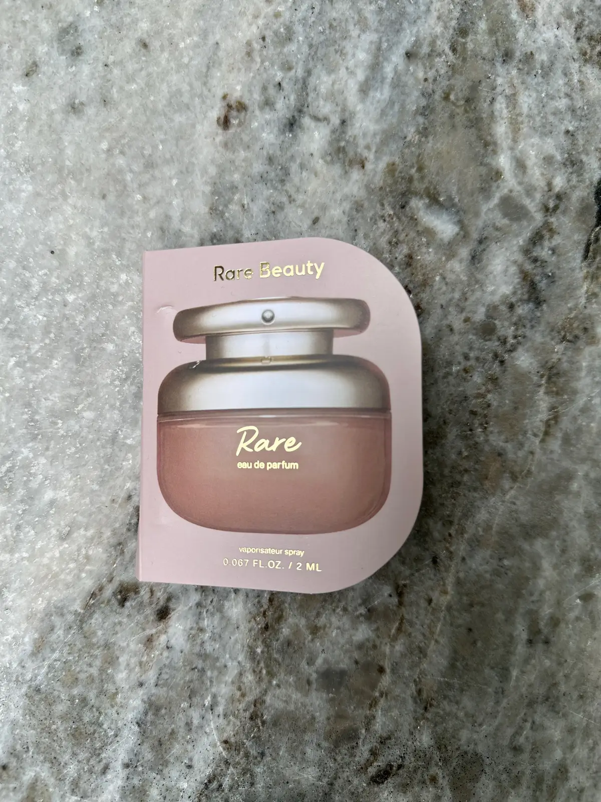 Who doesn’t love trying out products ….for free!These are perfect for travel  Rare beauty perfum  Estée Lauder advanced night repair eye lift + sculpt  Sunday Riley good genes , a+ serum , 5 stars eye serum  Neutrogena pimple patches  Reveal cat treat  #sampletok #f#freesamplesf#freeproductss#samplesfreethings