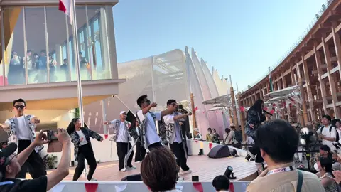 インドネシア🇮🇩 パビリオン♡ 音楽と踊りは人々にパワーを与え 人々を笑顔にさせてくれる🌈  やっぱりやっぱり！ こんな風に踊りたい🤣🤣笑笑笑  第2の天職はこれだなぁー😂✌️  インドネシア🇮🇩パビリオン  私はめちゃくちゃ大好きでした😇 #インドネシア #🇮🇩#パビリオン#万博#パフォーマンス#イベント#音楽#民族衣装 #ダンス