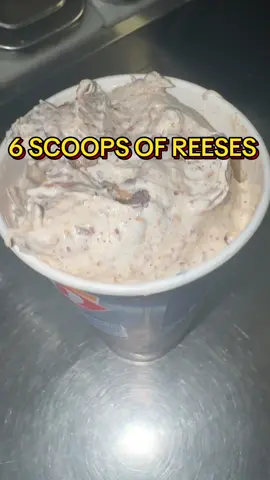 Do you like that much topping?#DairyQueen #blowthisup #BlizzardRun #reeses #BlizzardTreat 