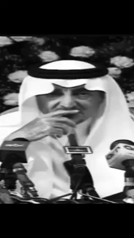 ماهو صحيح القلب للقلب شاهد لو هو صحيح أصبحت مفتون فيني بيني وبينك حب من قلب واحد ليته يجيك من الهوى مايجيني وليتك تعرف الشوق لا صار واجد وليتك تعرف أوجاع كثر الحنين ماقد شكيت الحر والجو بارد ولا سهرت بليل طول السنين ولا مشيت العمر والحظ قاعد ولا تحديت الألم والونين #اكسبلور #خالد_الفيصل #قصيد #viral ـ #fyp 