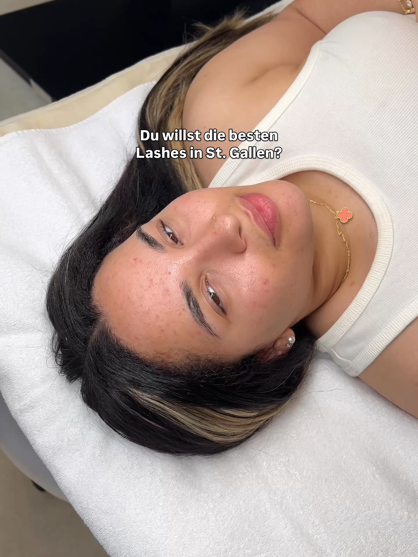 there‘s only one place!🤍 Dein Lash Set kannst du ganz einfach unter dem Link in unserer Bio buchen! #behandlung #beauty #stgallen #fyp #wimpernextensions #lashes #lashextensions