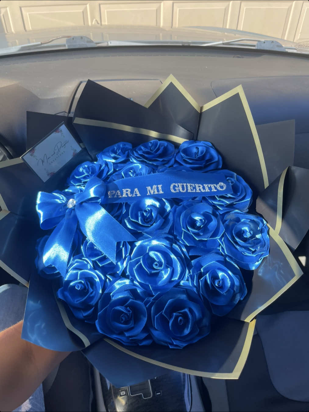 Guys deserve flowers too🩵 Shipped to El Paso,Tx✈️ #explorepage✨ #fyp #viral #explore #foryou 