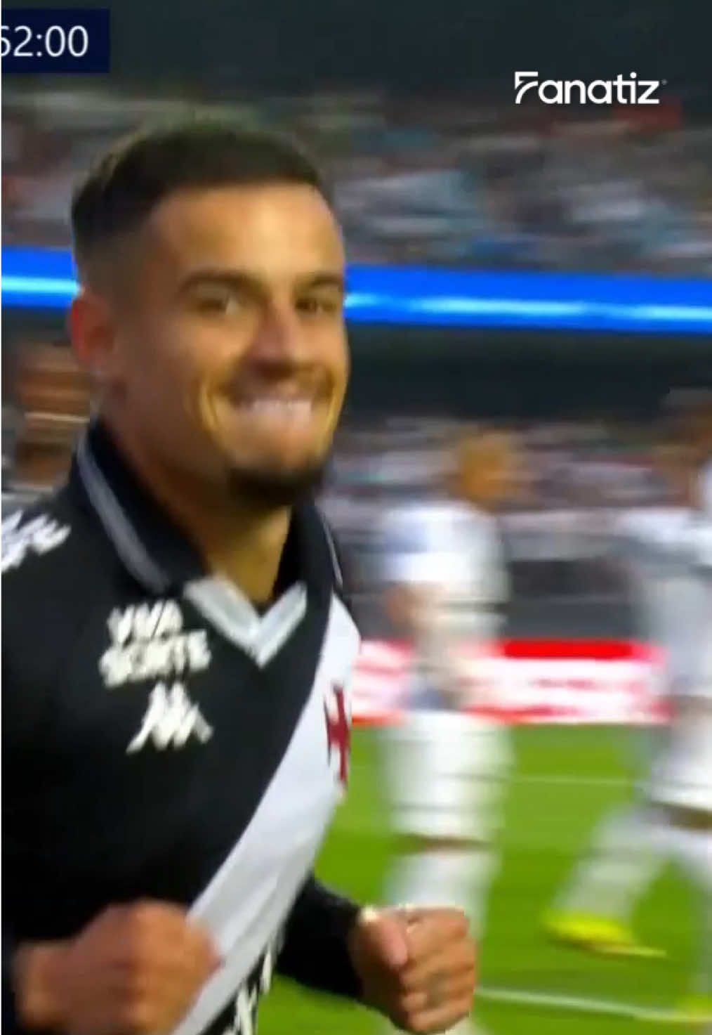 ¡Coutinho, el mago del fútbol brasileño, nos regaló este hermoso toque por encima del portero y anotó uno de los goles del Vasco en la goleada sobre el Santos de Neymar! ⚽✨ Mejor para el exjugador del Liverpool en el duelo contra su amigo 'Ney'. 😉🇧🇷 📺 Disfruta los partidos del #Brasileirão EN VIVO y en HD en #Fanatiz fuera de Brasil. 📲 *Los partidos de Flamengo como local no están disponibles. #PhilippeCoutinho #Vasco #Santos  