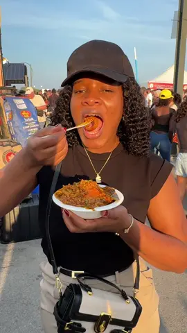 Aujourd’hui c’est la dernière journée du  Festival Street Food Montréal🎉🔥 Si tu n’y es pas encore allé… c’est maintenant ou jamais pour savourer toutes ces merveilles en plein air 🤤✨ #festivalstreetfoodmontreal #MontrealEats #FoodieLife #StreetFoodLovers #MontrealVibes