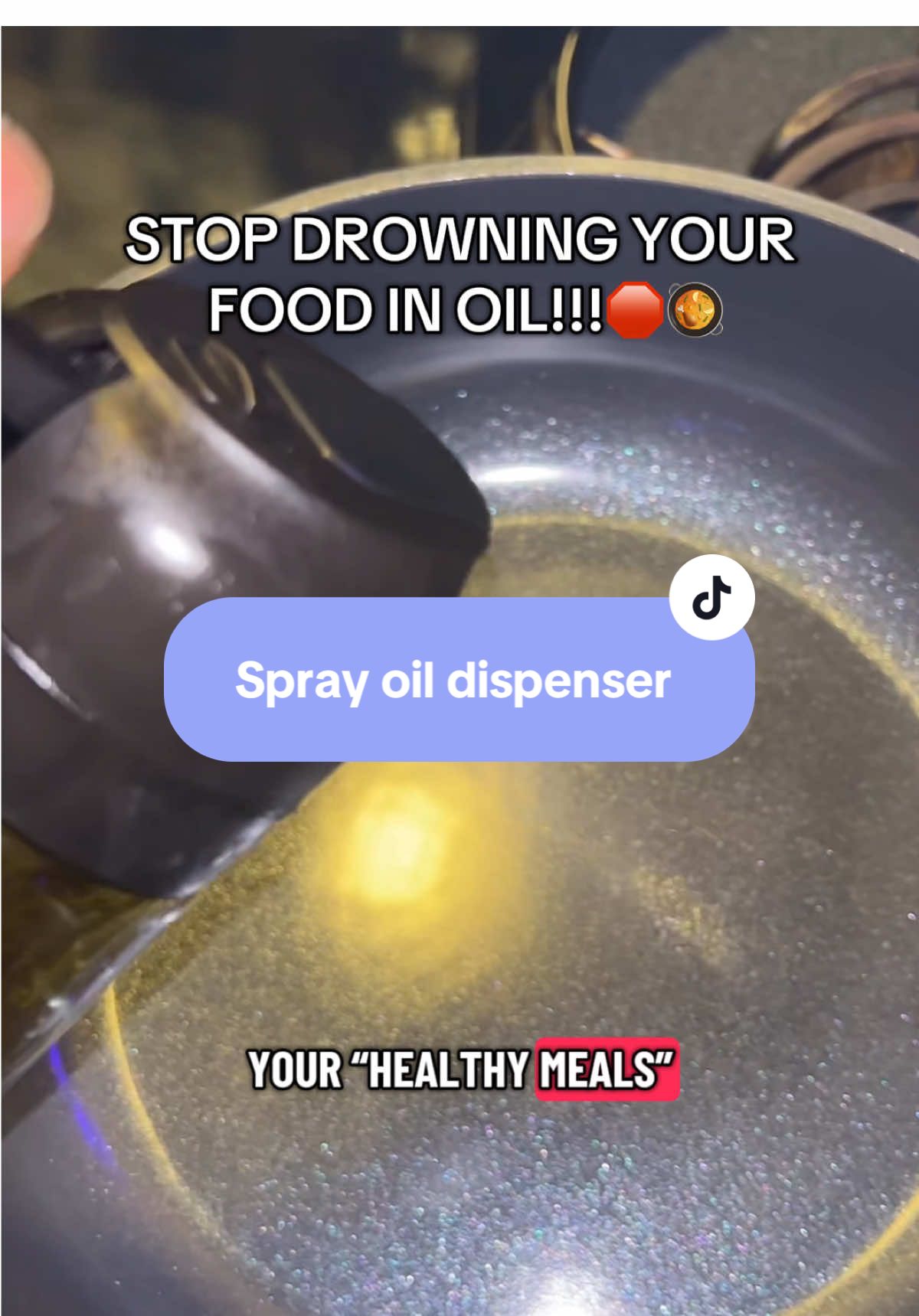 Using this spray oil dispenser cut my calories AND my grocery bill 🙌🏽. One mist goes a long way #sprayoildispenser #portioncontrolcooking #healthycookinghack #cleaneatingmama #kitchenessential