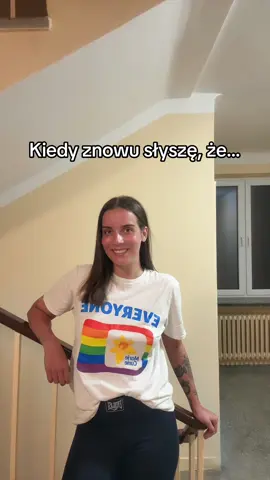 Feminizm to ruch społeczny i polityczny walczący o równość płci – o to, by kobiety i mężczyźni mieli takie same prawa, możliwości i szanse.  Mizoandria oznacza nienawiść do mężczyzn. To skrajna postawa oparta na uprzedzeniach, która nie ma nic wspólnego z feminizmem. Feminizm = równość. Mizoandria = nienawiść. Widzicie różnicę? #feminizm #mizoandria #patriarchat #równość