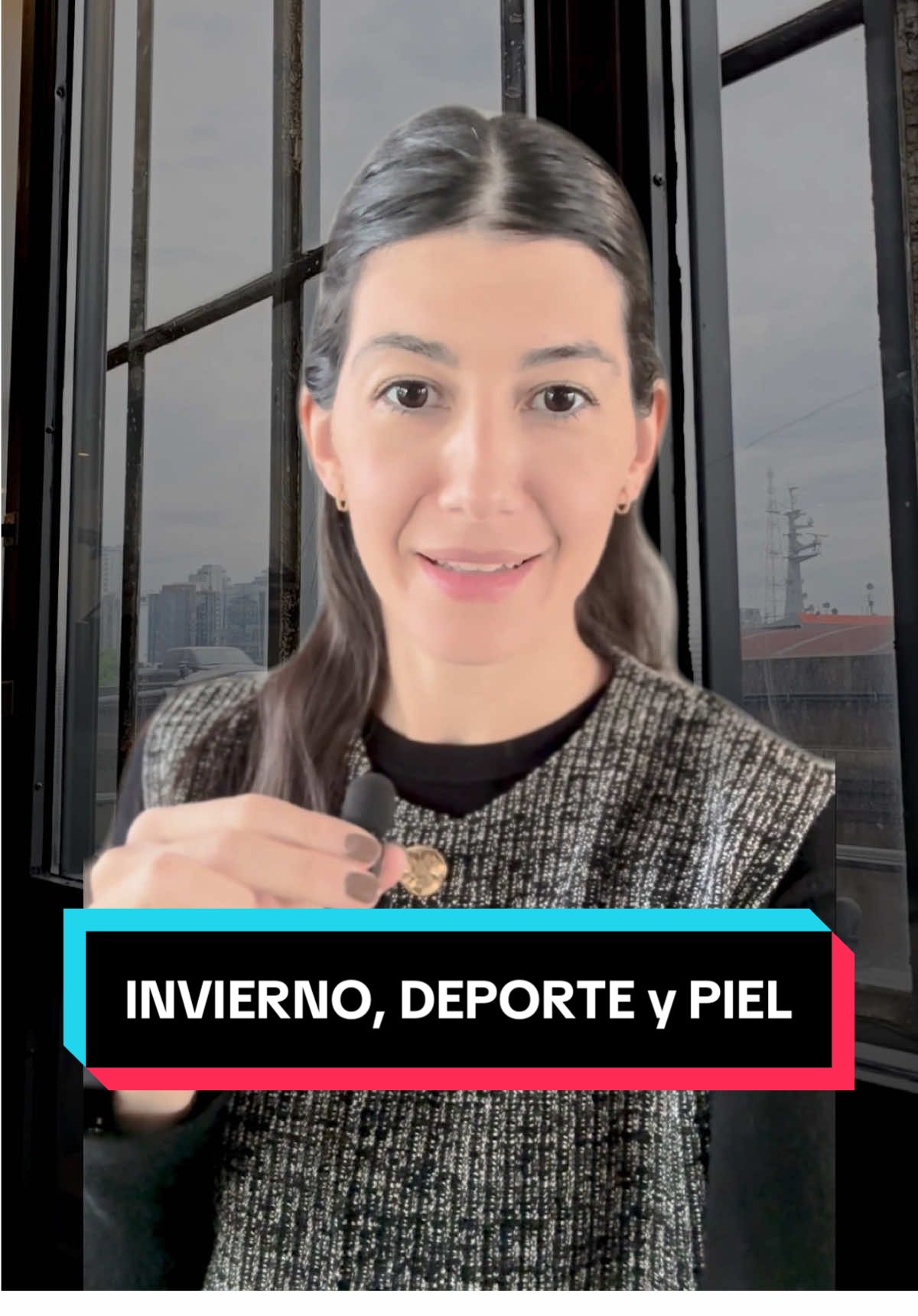 ❄️ ¿Amás entrenar al aire libre en invierno… pero terminás con la piel hecha un desastre? El frío, el viento y también la radiación UV dañan la barrera cutánea. ¿El resultado? 🔹 Resequedad 🔹 Enrojecimiento 🔹 Tirantez 🔹 Labios agrietados 🏃‍♀️ Si hacés deporte al aire libre, es clave proteger y reparar tu piel para evitar lesiones! #dermatologia #cuidadodelapiel #skincaretips #protectorsolar #deporte