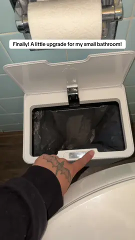 I love the automatic sensor! It opens and closes on its own, or you can tap the button! It also fits perfectly between the toilet and wall! Perfect for my small bathroom! #cesun #tiktokshop #productreview #freesample #fyp 