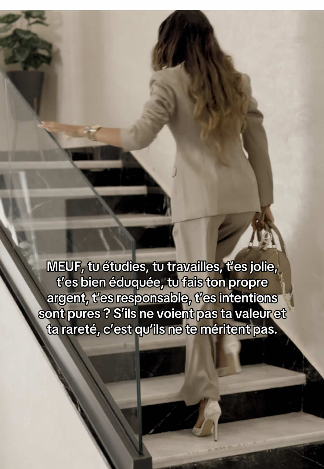 Va m’enfiler des talons aiguilles, ton meilleur sac à main, ta meilleure tenue et FONCE ! #fyp #ayaamtr #pourtoi