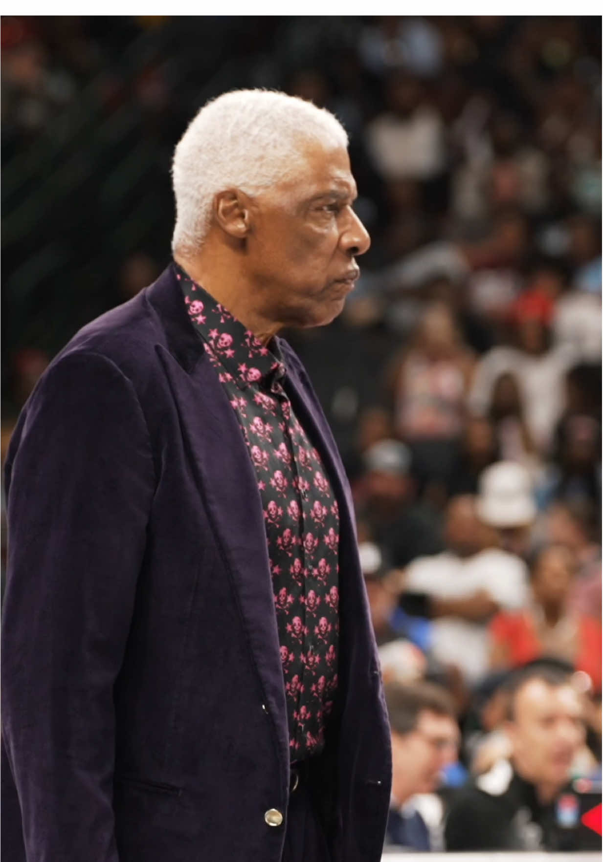 Dr. J never disappoints. He’s the @unstopables best dressed of the playoffs. #juliuserving #big3 #basketball 