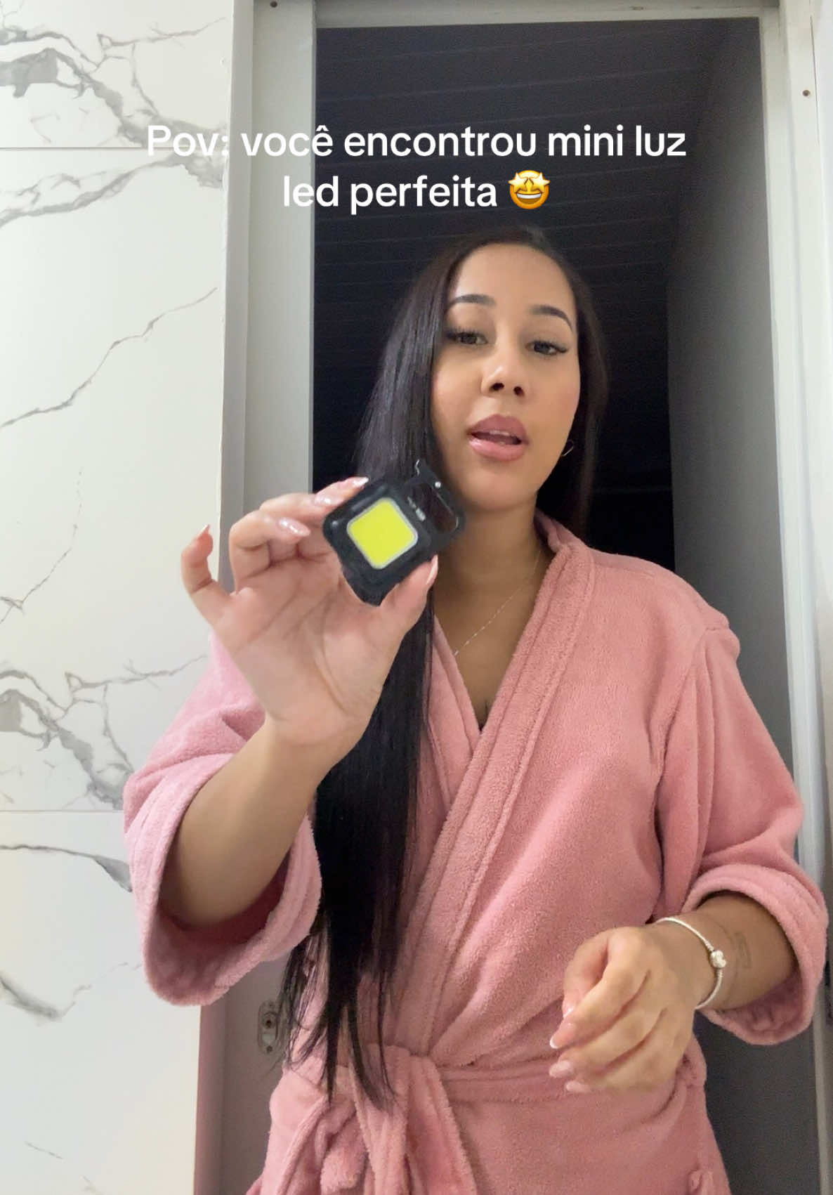 Essa mini led é perfeita demais! 🤩 #luzled #iluminacao #tiktokshop #comprinhas 