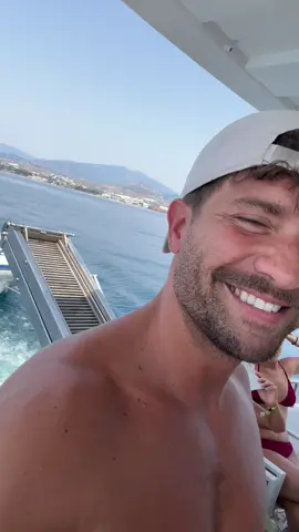lol #risa #mar #expectationvreality #vacations #boat 