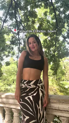 Definitely one of the most beautiful places I have ever been to 😍  #spain #madrid #elretiro 