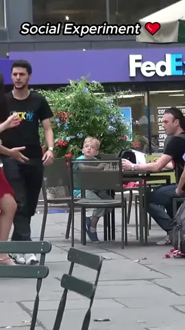 Social experiment #socialexperiment #kindness #hopecore #wholesome #social 