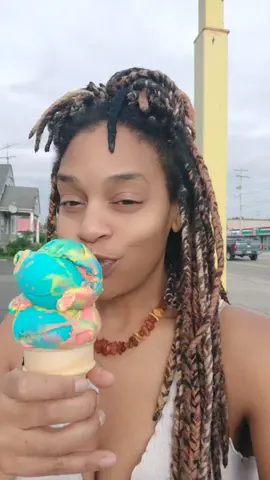 Superman to the rescue 🍦 #fyp #icecream #bananaboat #Flint 