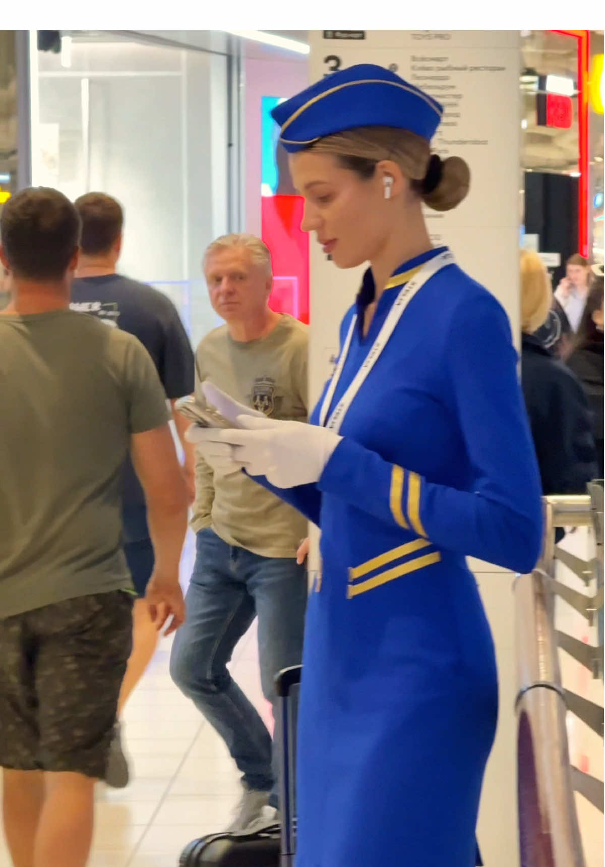 @UNIFORM.TEAMLINE is a uniform that works for you! ✈️ #stewardess #reactions #prankvideo #humortiktok #usa 