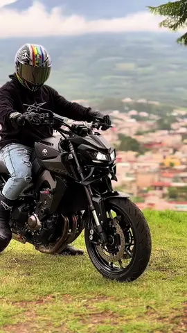 MT09🔥🖤#mt09alcorte☠️ #paratiiiiiiiiiiiiiiiiiiiiiiiiiiiiiii #mt09yamaha #fyp #viral_video #viviendomisueño #mt09 #guatemala🇬🇹 #colombiana🇨🇴 #mexico🇲🇽 #agv 