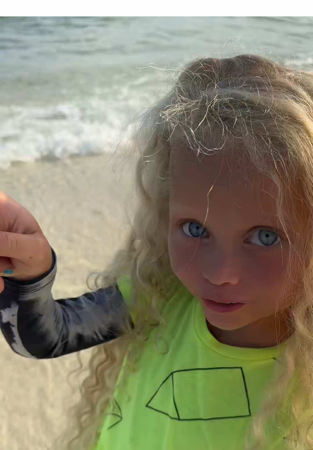 Or moon walker ?:) what do you like more ? Elsa or Masha? #esenya_miss #frozen #disney #masha #elsa @Mikheev Family @Marina Mikheeva @Netflix @Freeform @Jennifer Hudson Show @America’s Got Talent @Disney @Disney Parks @nununu 