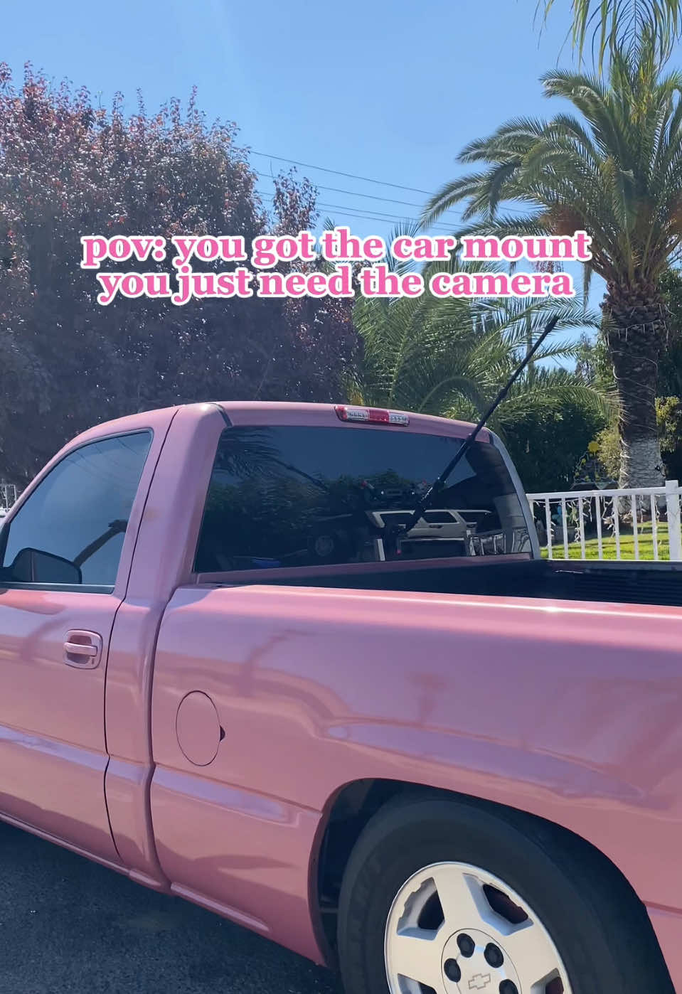 😍😍😍 #fyp #girlswithtrucks #tiktokshop #carmount #pinktruck  