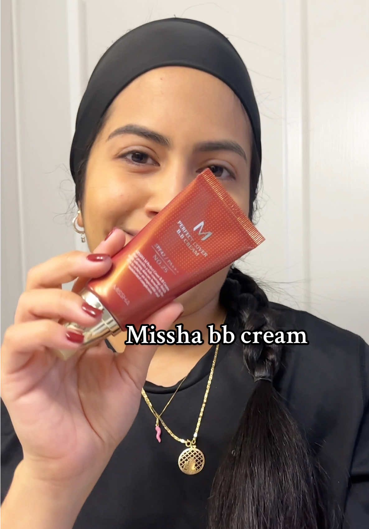 Este producto me dejó mega sorprendida!! Es súper económica, y me encanta que es casi invisible no la sientes en la cara para nada!👌🏻 #missha #misshabbcream #bbcream #glowingskin  #skin 