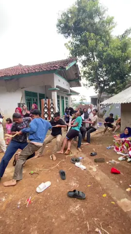 Detik detik tali putus😂#17agustus #tariktambang #hutri80 #agustuscore 
