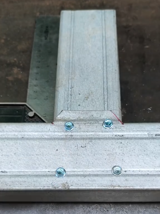 Tips and skills that not many people know about for T-joint connections for light steel channel frames #welding #metalwork #fabrication #cuttingskills #tipsandtricks 