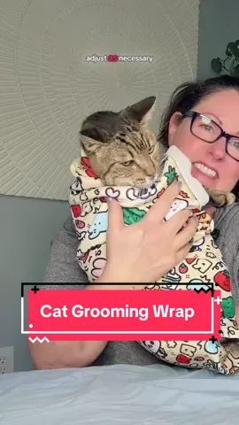 Mika helped me show how this cat grooming wrap works 🐾💊✂️ Whether it’s giving medicine or trimming claws, it makes things safer and less stressful for both of us. She’s such a good girl 💕 #CatGroomingWrap #catgrooming #catcare 