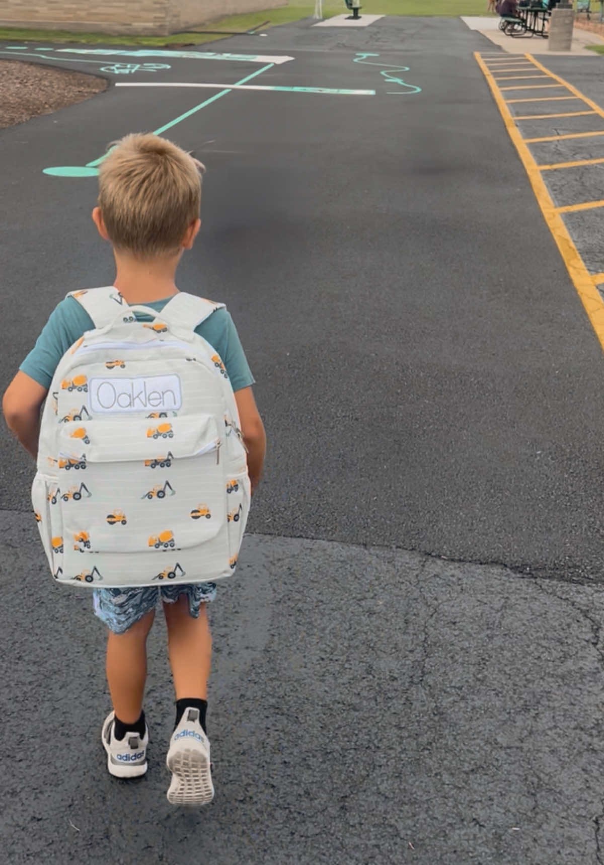 I can’t wait to see this school year through your eyes sweet Oaky 🍎 #kindergarten #covidbabies #firstdayofschool #kindergartenmom 