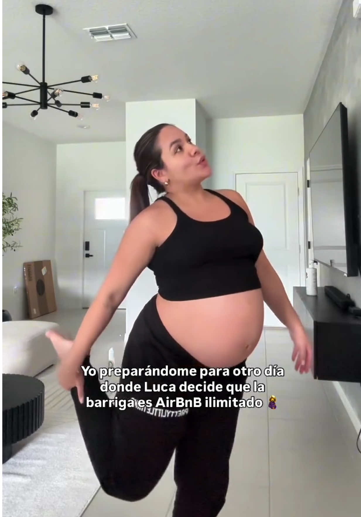 Yo ya lista para conocerlo y él todavía renovando contrato en mi panza 🍼🤭…..  esperando los días ✨ #tampabay #foryou #babycomingsoon #tampa 