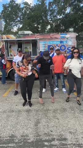 @Francisco_campos @🌶️🌶️🌽Fredis Diaz @🚛el trailero chivisimo503🇸🇻@Greiby Mejia @🦁Elizabeth (La patrona) 🦁 @Ronald Mauricio model @Eltraviezotv 