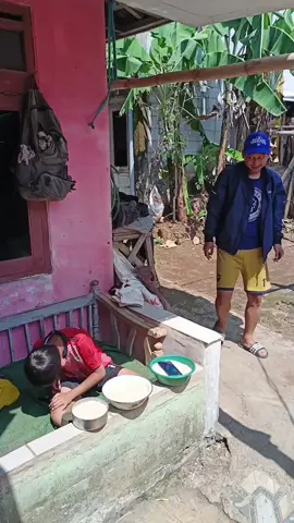 lebih cerdik yang jualan #comedy #trendingtiktok #fyp 