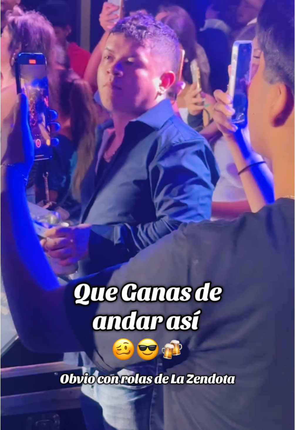 Domingo de curársela 🎶🍻🔥🥃 Con rolitas de #lazendanorteña #nuevamusica #depuropedo #lazenda #lazendalive #explore #norteñosax