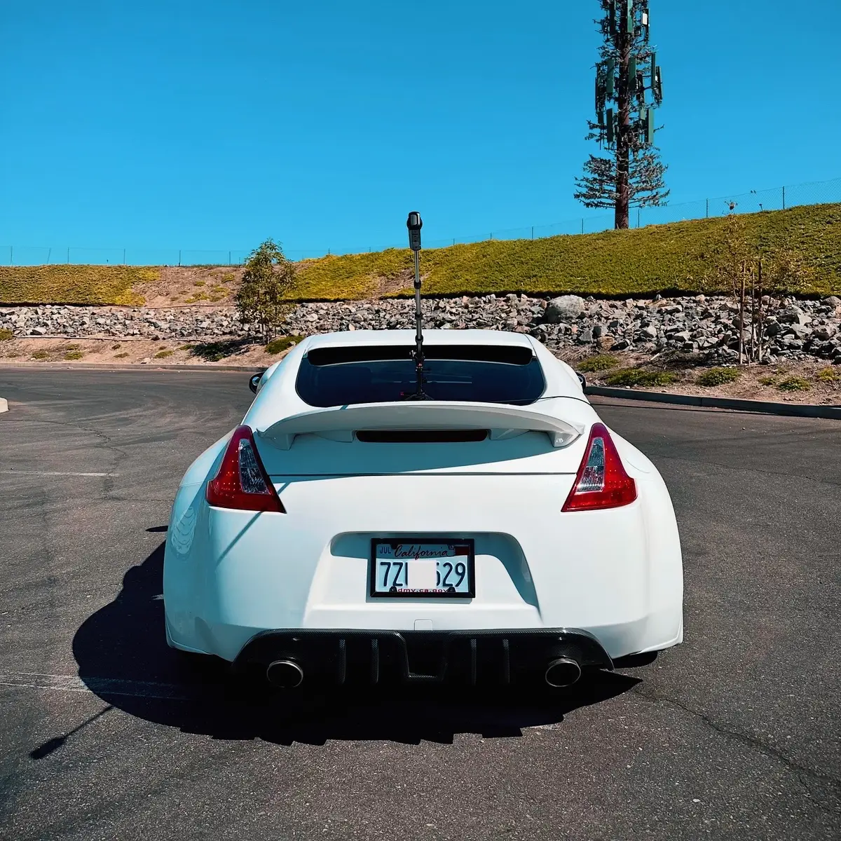 i love how the rear end looks #fyp #370z #360camera #carmount 