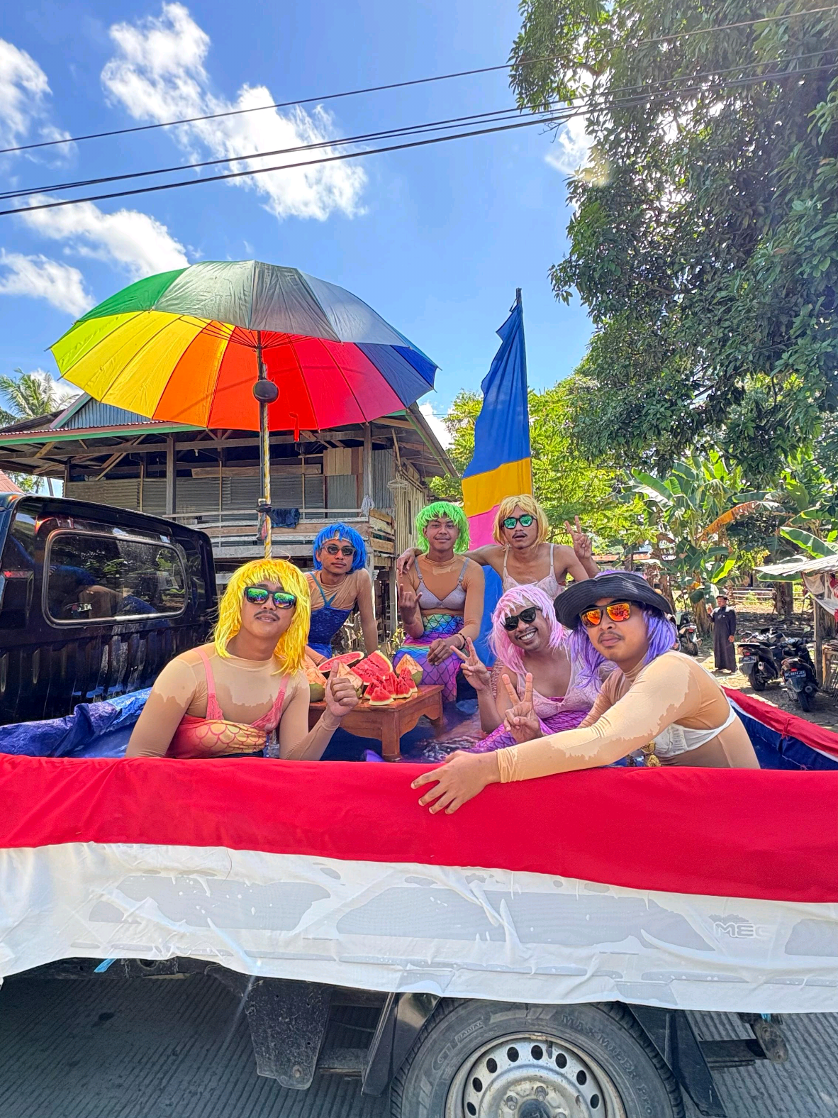 Putra duyung ikut karnaval 17san 🧜🏻‍♂️🤴🏻 #promomakanmerdeka #17agustuscore #karnaval #viraltiktok  #pyp 