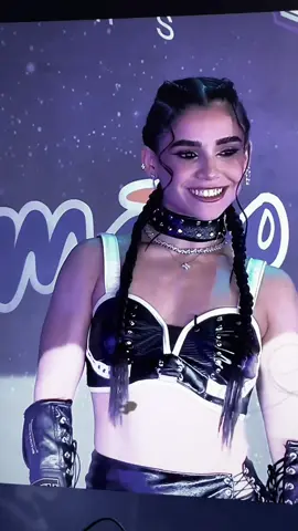 💙Su vestuario de Alana fue hecho con costales que se reutilizaron, comentó en la entrevista💙  Un corazón negro para los que le van a ALANAAA!!! 🖤🖤🖤🥊🥇 #Alana #supernova #alanavsgala #pelea #twitch  Viendo desde twitch en el canal de supernova o cualquiera de su preferencia. La pelea de Alana vs Gala será a las 22:30 