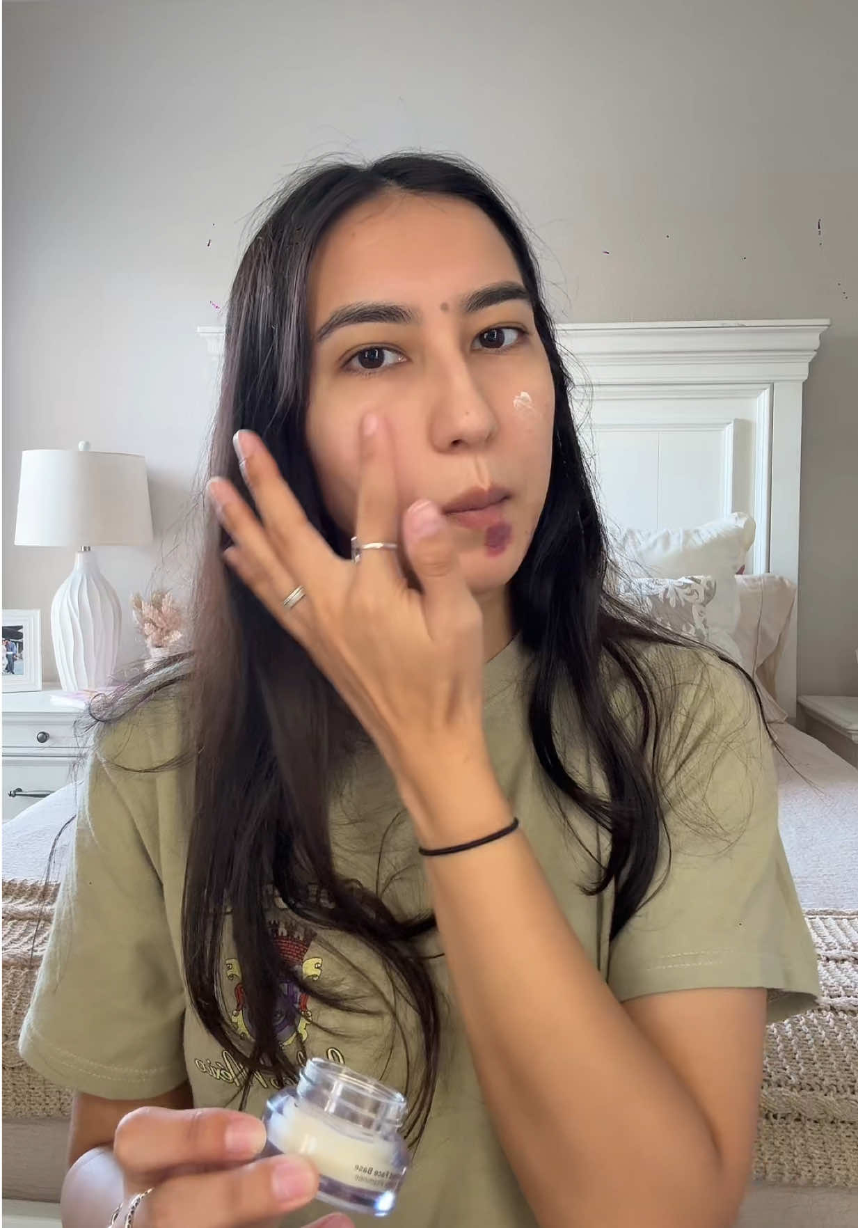 se me borro el fin del video 😭 ni modo, espero que les guste 🫶🏻💄✨ #fyp #jasssbg #birthmark #grwm #makeuptutorial  primer: @Bobbi Brown  concealer: @NARS Cosmetics  foundation: @Estée Lauder  brows: @got2bUSA  eyeshadow: @makeupbymario  bronzer/contour: @Benefit Cosmetics @Fenty Beauty  blush: @Anastasia Beverly Hills  powder: @Charlotte Tilbury  FIX+: @maccosmetics  sponges: @Beautyblender & @ONE SIZE BEAUTY 