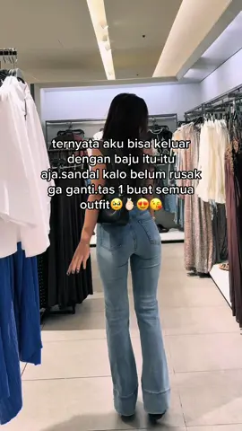 lebih utamain fungsi dari pada gengsiii 🤭💋 #outfitideas #ngakharus #bajubaru #foryoupage 