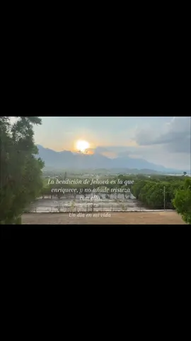 Atardecer, un momento entre Dios y yo 🙌 #Dios #oracion 