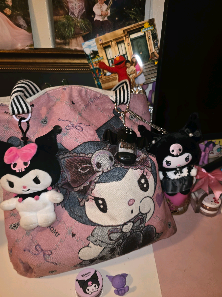 Style my Kuromi Bag with me 🎀🖤🩷✨️ #kuromi #kuromibag #sanrio #kawaiiaesthetic #kawaiigirl 