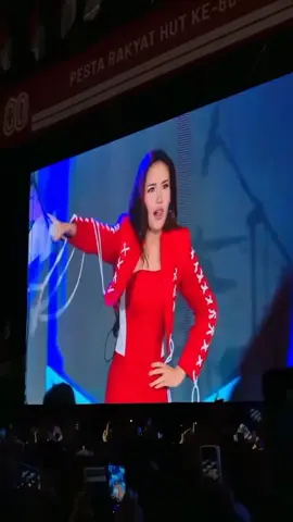 Fyp konser yg kemarin aja blm kelar, sekarang nambah lagi di HUT RI monas. Merokett terus kak ayuuu 🚀❤🤍 #ayutingting @Ayu Ting Ting #konser
